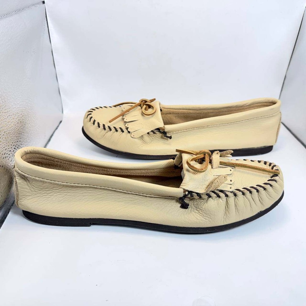 Minnetonka Deerskin Kiltie Moccasins Womens 12 Champagne Leather Flats 37 NEW